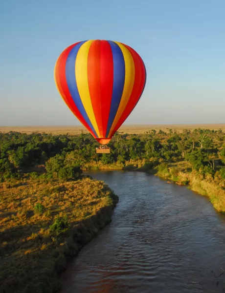 hot air balloon over the Mara River
